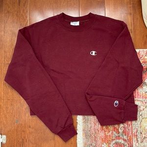 Champion burgundy cropped pull over sweatshirt size medium